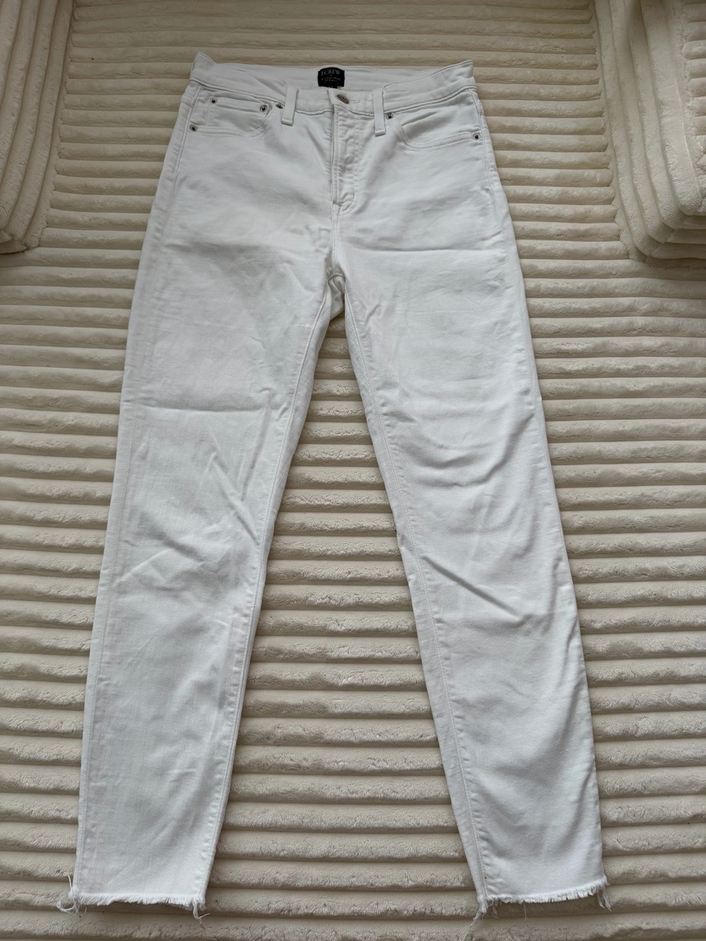 J. Crew White Skinny Jeans with Frayed Edge Legs. Sz 29